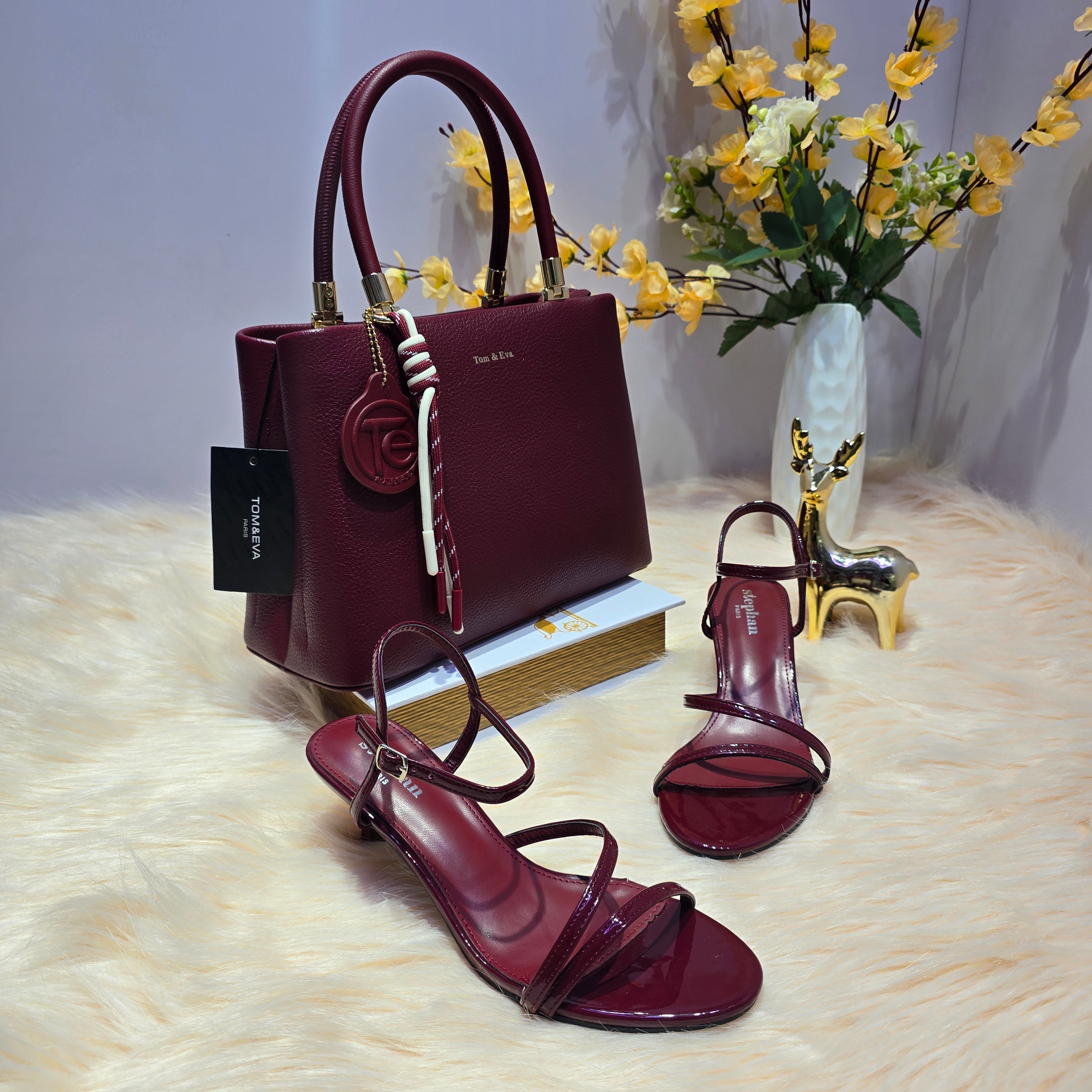 Ensemble Chic Sac Cabas Tom & Eva & Sandales à Fines Brides