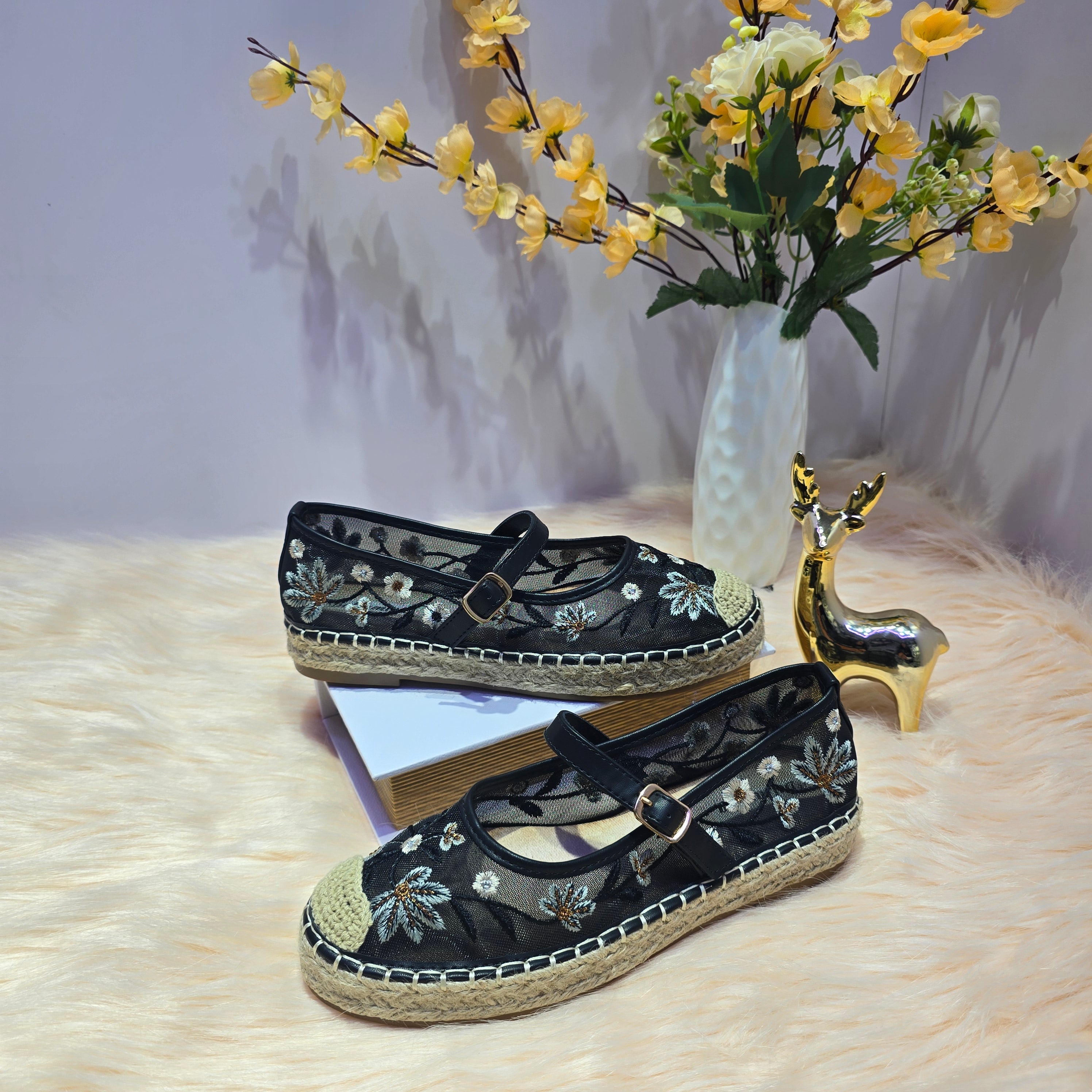Espadrilles "Mary Jane" Plats en Voile Brodé