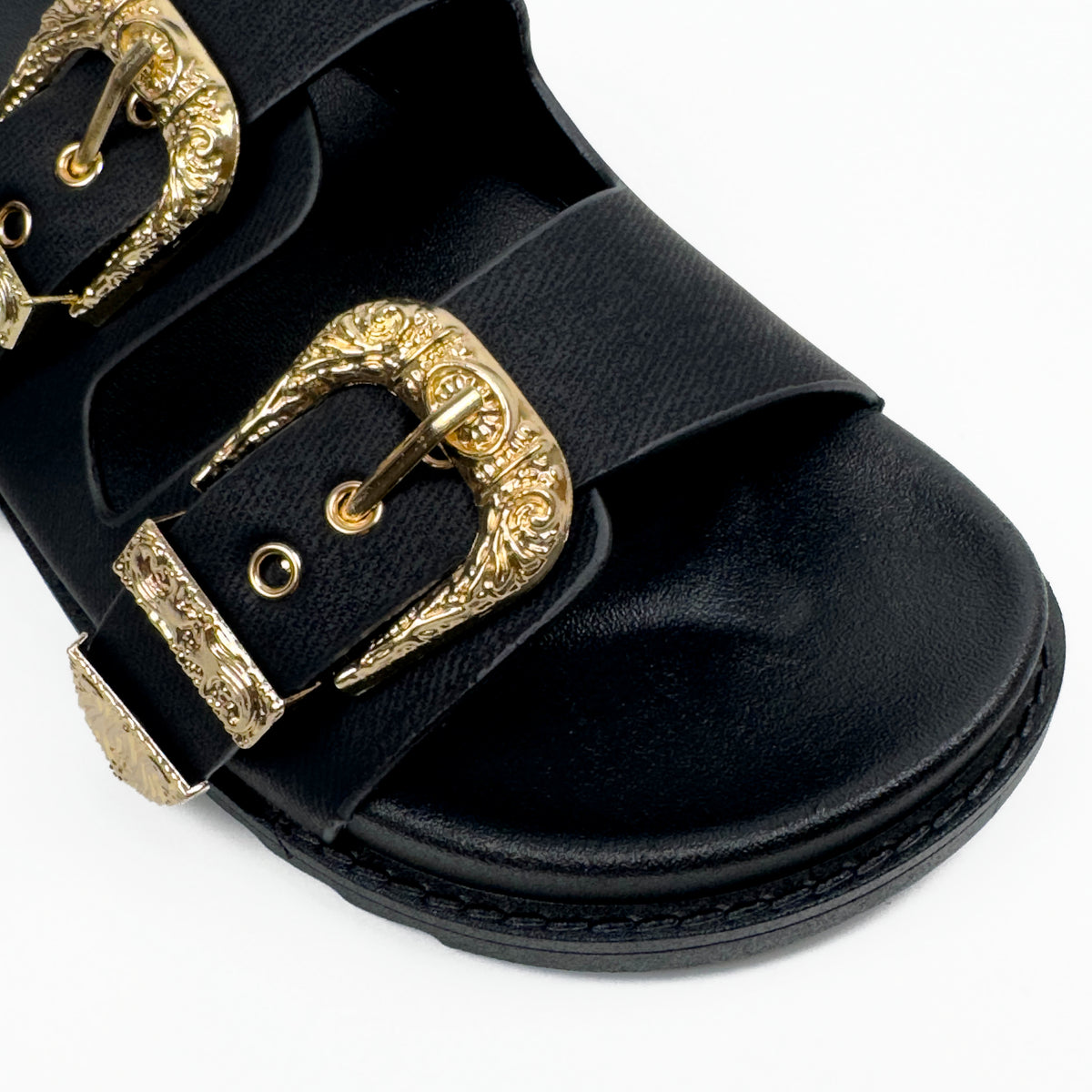 Sandales Mules à Double Bride et Boucles Dorées Cisclées
