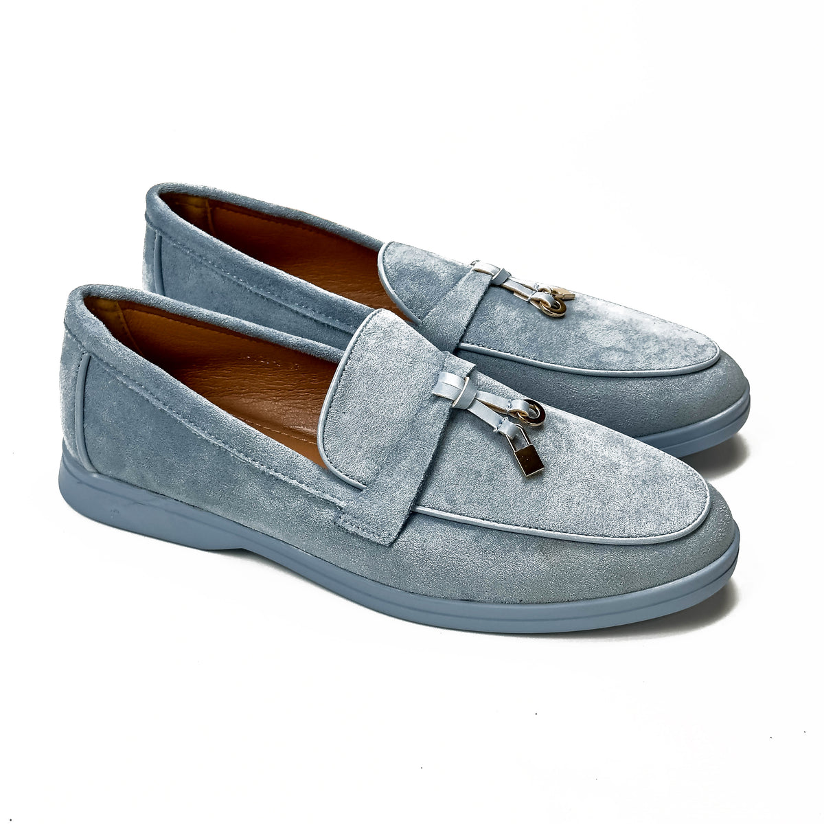 Mocassins femme bleu clair à bride et ornement métallique, vue de la paire – SELEX