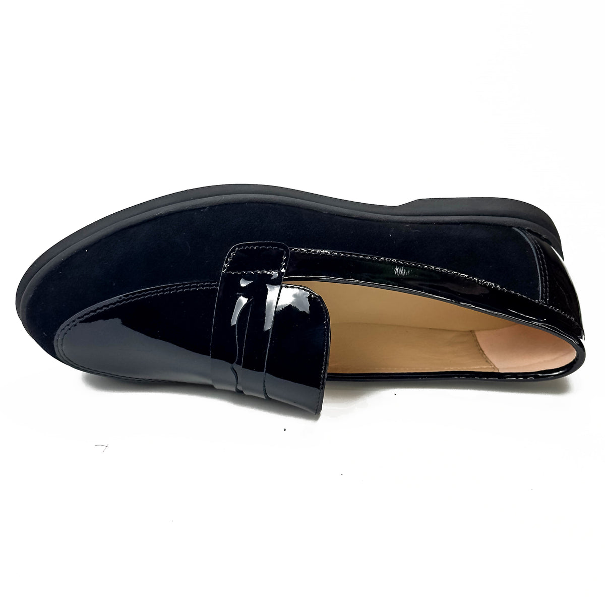 Mocassins femme en cuir 100 % noir à empiècements contrastés, vue de dessus – SELEX