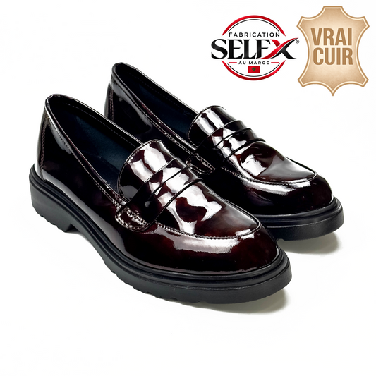 Mocassins femme en cuir 100 % bordeaux finition vernie, vue de la paire – SELEX