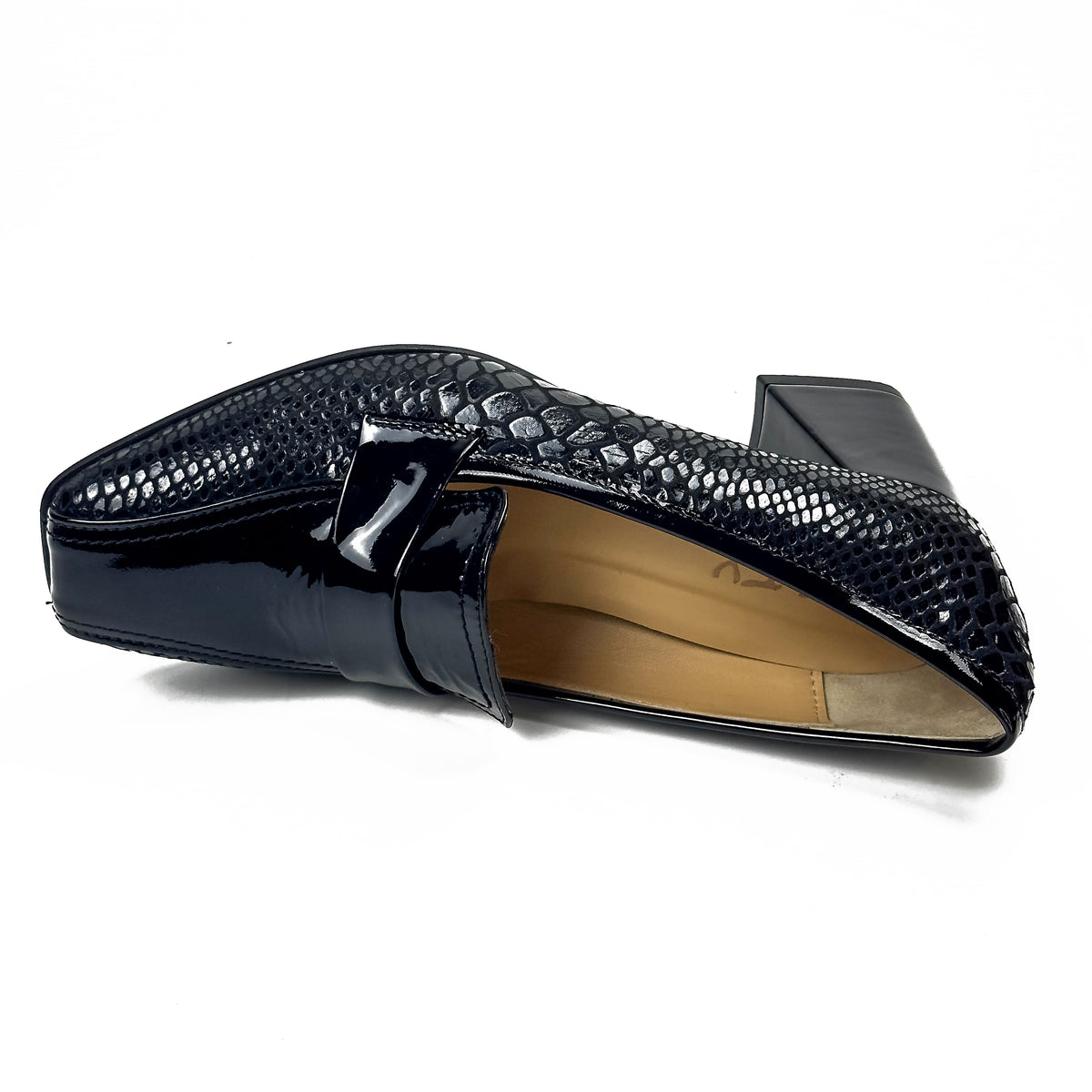 Mocassins femme à talon en cuir 100 % noir, vue de dessus – SELEX